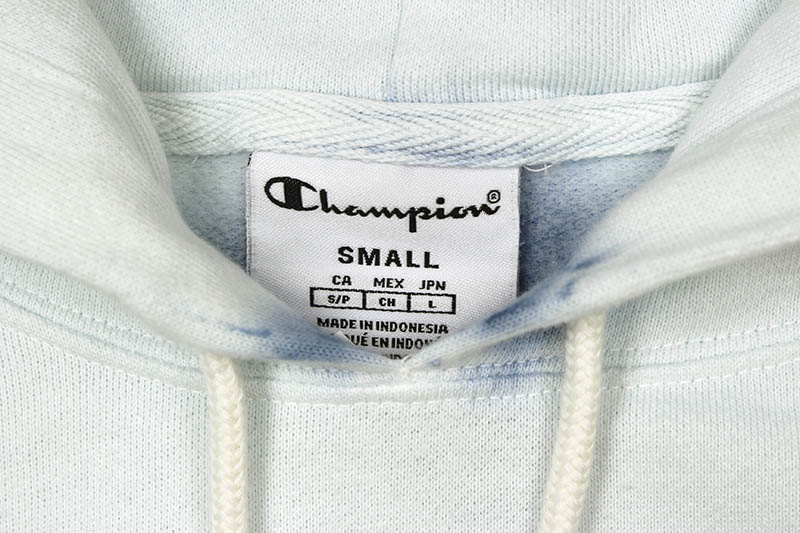 CHAMPION SCRUNCH DYE EMBROIDERED LOGO HOODIE (BLUE)