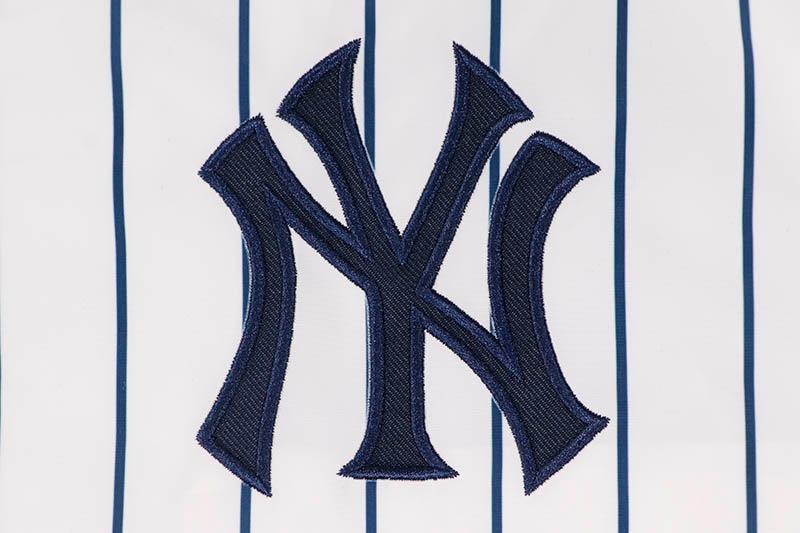JH Design NEW YORK YANKEES AUTHENTIC STRIPES ZIP JACKET (YAN9N3UNI3:GRY-NVY)