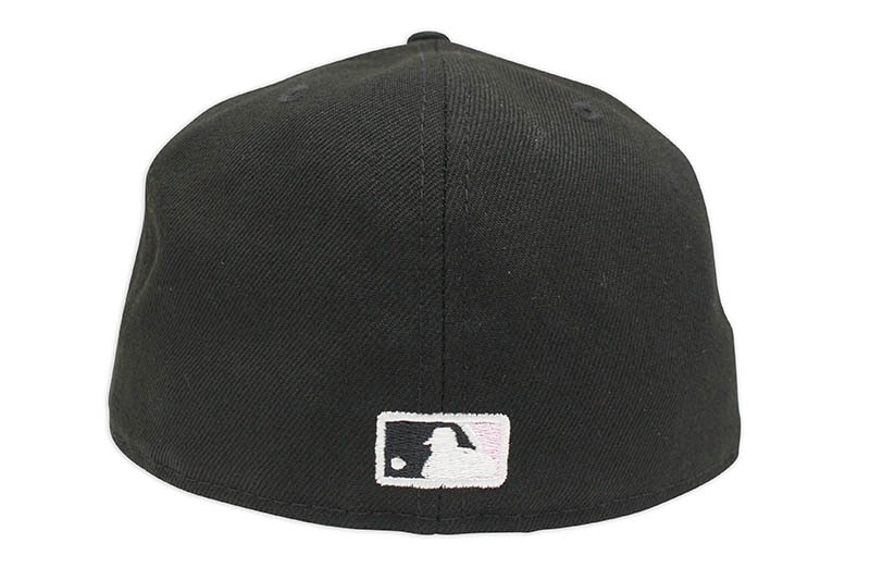 NEW ERA CHICAGO WHITE SOX 59FIFTY FITTED CAP (PINK UNDER VISOR/BLACK)