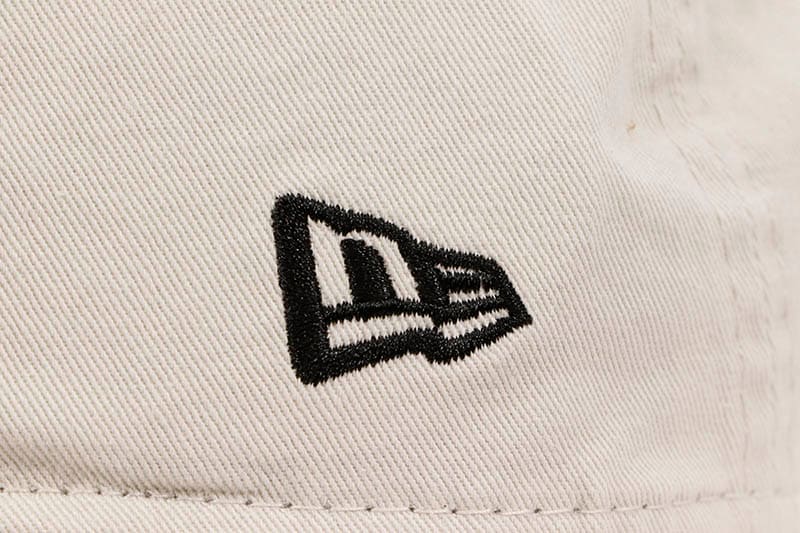 NEW ERA NEW YORK YANKEES 9TWENTY WASHED COTTON CLOTH STRAP CAP (IVORY/BLACK) 13552111