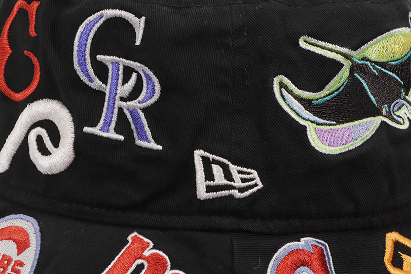 NEW ERA TEAM LOGO ALLOVER MLB COOPERSTOWN BUCKET HAT (BLACK