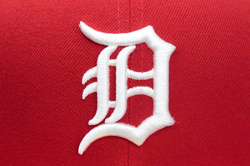 NEW ERA DETROIT TIGERS BASIC 59FIFTY FITTED CAP (RED/WHITE)