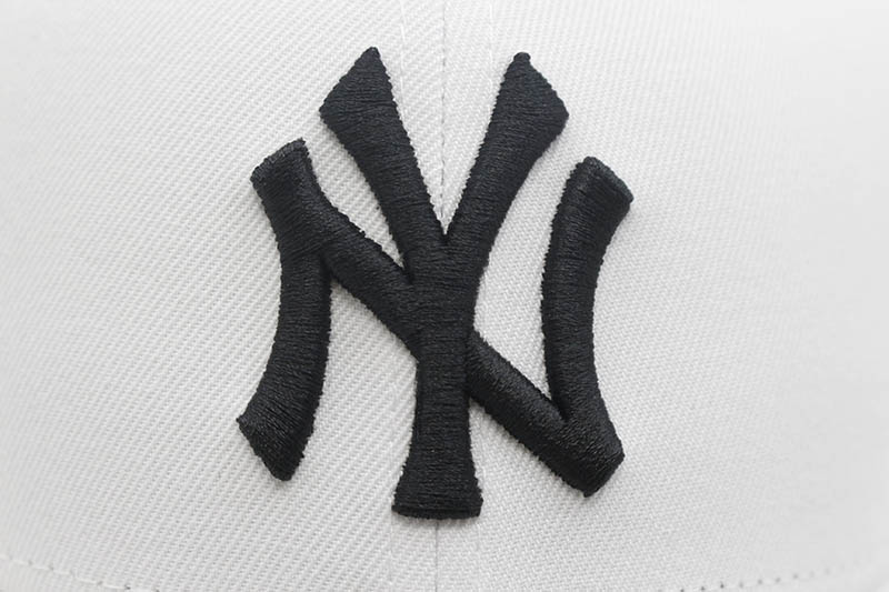 NEW ERA NEW YORK YANKEES 9FORTY 9FORTY ADJUSTABLE CAP (WHITE/BLACK) 13562119 14525008
