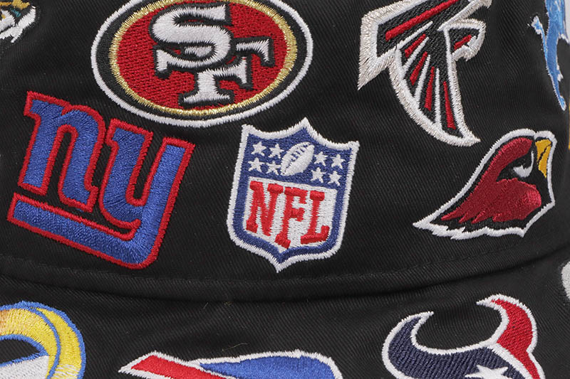 【関税込み】VTMNTS ブラウン Big Rubber Patch フーディ NEW ERA TEAM LOGO ALLOVER NFL BUCKET HAT (BLACK) 14109613