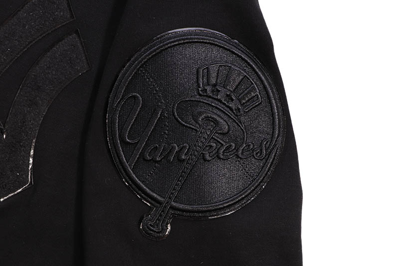 PRO STANDARD NEW YORK YANKEES TRIPLE BLACK LOGO ZIP HOODIE