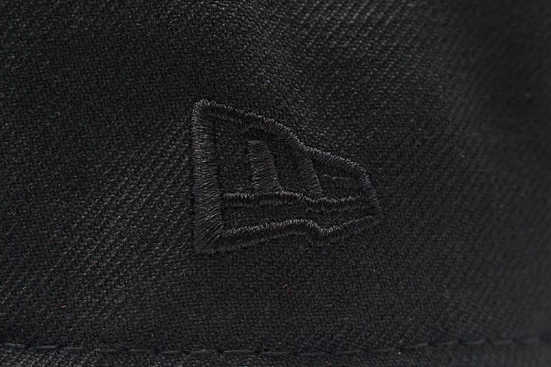 NEW ERA NEW YORK YANKEES 59FIFTY FITTED CAP (1999 WORLD SERIES CUSTOM SIDE PATCH/BLUE UNDER VISOR/BLACK)