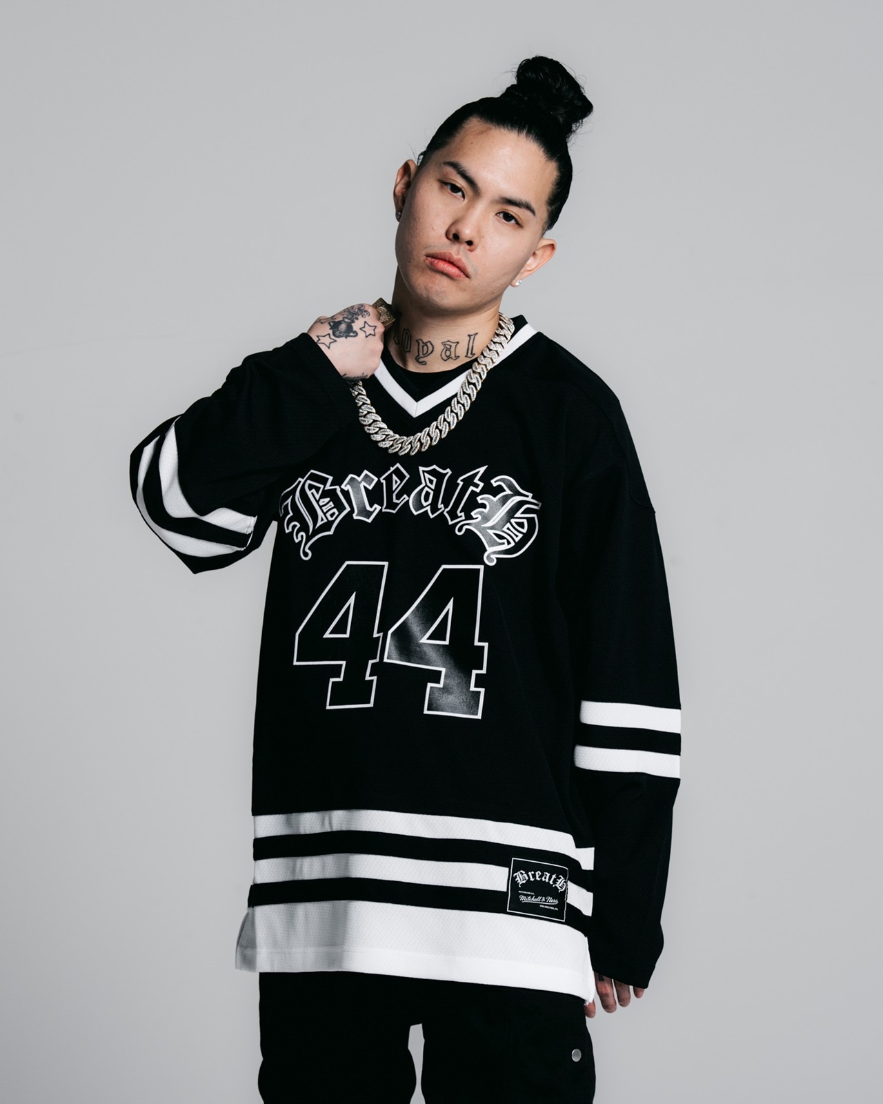 BREATH x MITCHELL&NESS LOGO HOCKEY JERSEY (TCRW6904:BLACK)