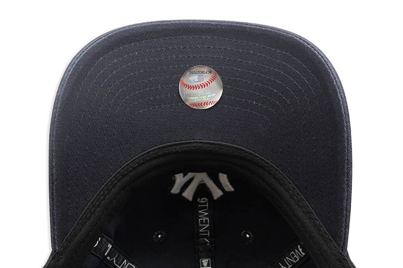 NEW ERA NEW YORK YANKEES 9TWENTY WASHED COTTON CLOTH STRAP CAP (NAVY/WHITE) 13562176 11308520