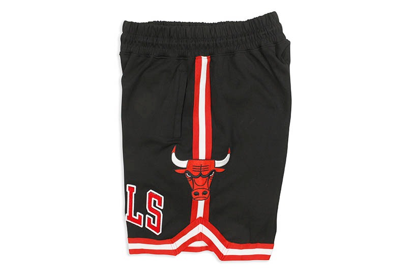 PRO STANDARD CHICAGO BULLS TEAM SHORTS (BCB351135:BLACK)