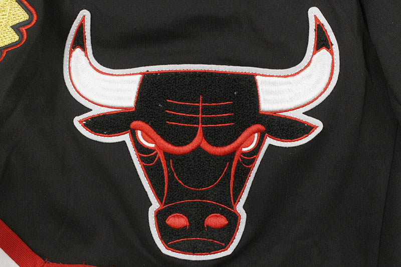 PRO STANDARD CHICAGO BULLS TEAM SHORTS (BCB351135:BLACK)
