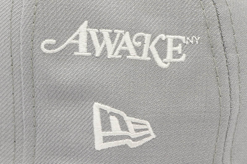 NEW ERA NEW YORK YANKEES X AWAKE 59FIFTY FITTED CAP (2000 SUBWAY SERIES SIDE PATCH/GREEN UNDER VISOR/GREY)