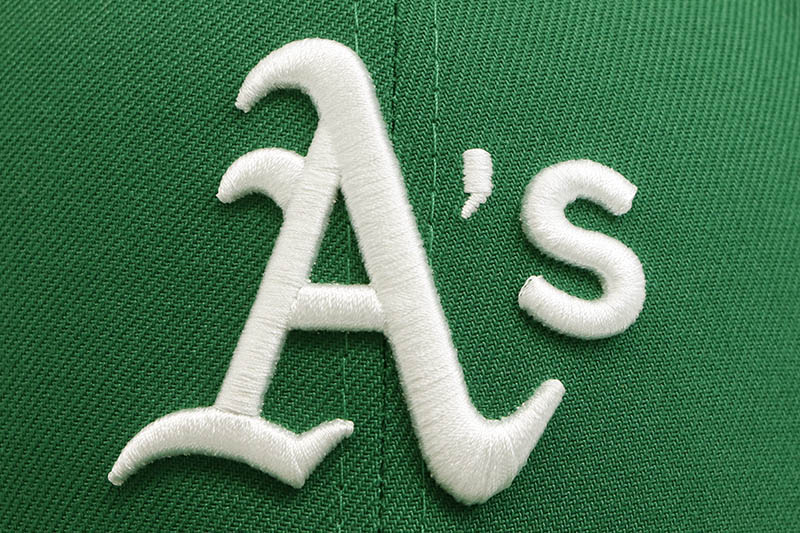NEW ERA OAKLAND ATHLETICS LOW PROFILE 59FIFTY FITTED CAP (KELLY GREEN/WHITE)