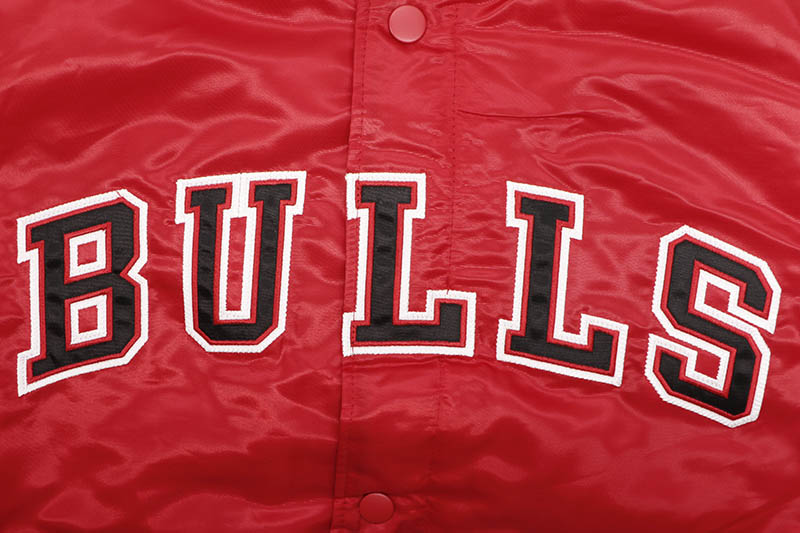 STARTER CHICAGO BULLS LOGO SATIN VARSITY JACKET (LS130247:CGB/RED)