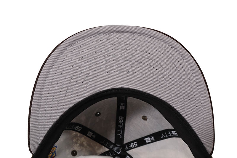 NEW ERA NEW YORK YANKEES 59FIFTY FITTED CAP (1999 WORLD SERIES SIDE PATCH/GREY UNDER VISOR/REALTREE CAMO BURNT WOOD) 14490420