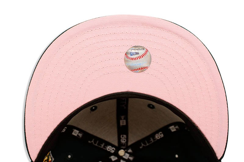NEW ERA NEW YORK YANKEES 59FIFTY FITTED CAP (1999 WORLD SERIES SIDE PATCH/PINK UNDER VISOR/DARK GREEN)