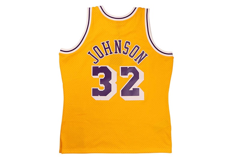 MITCHELL & NESS SWINGMAN JERSEY (LOS ANGELES LAKERS/HOME/MAGIC JOHNSON/#32/1984-85:LIGHT GOLD) SMJYGS18175-LALLTGD84EJH