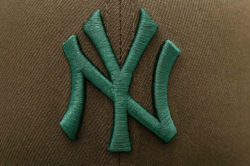 NEW ERA NEW YORK YANKEES 59FIFTY FITTED CAP (GREY UNDER VISOR/WALNUT&DARK GREEN)