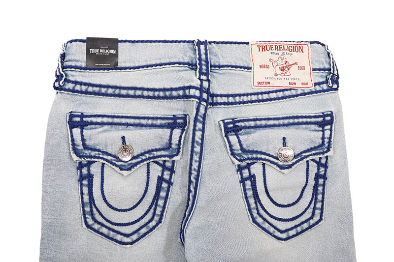 TRUE RELIGION RICKY FRAYED HEM ROPE STITCH FLAP SHORT (110409