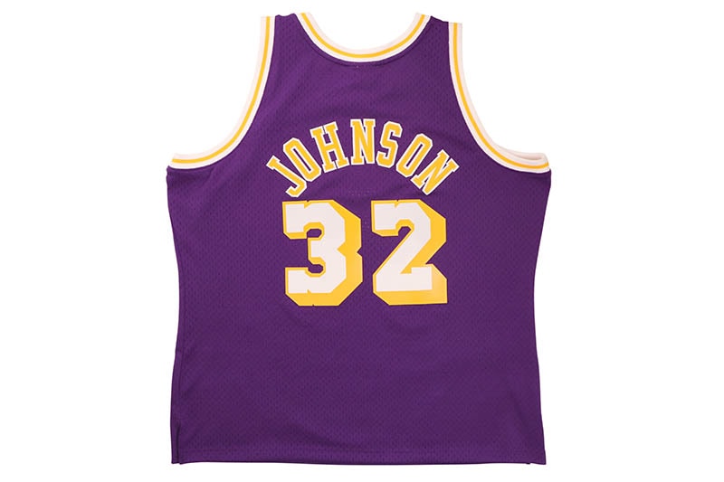 MITCHELL & NESS SWINGMAN JERSEY (LOS ANGELES LAKERS/ROAD/1984-85/MAGIC JOHNSON) AMJYGS18176-LALPURP84EJH
