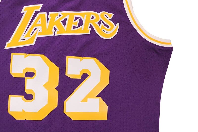 MITCHELL & NESS SWINGMAN JERSEY (LOS ANGELES LAKERS/ROAD/1984-85/MAGIC JOHNSON) AMJYGS18176-LALPURP84EJH
