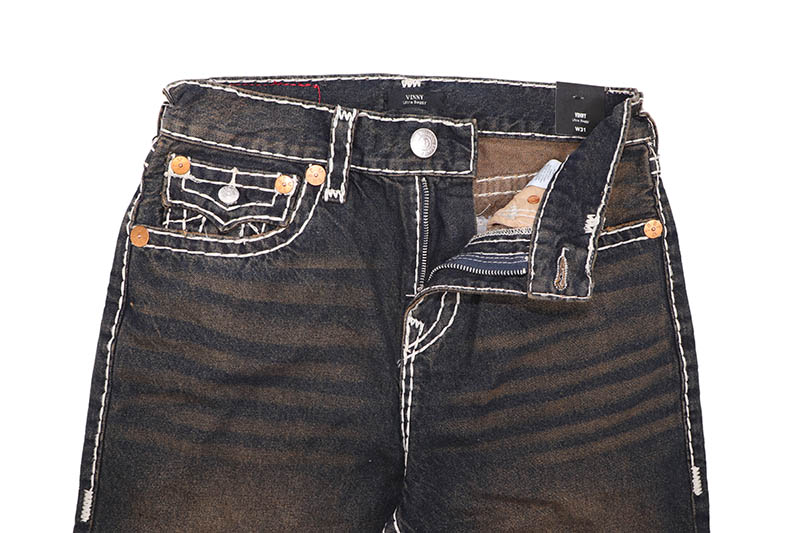 TRUE RELIGION VINNY SUPER T FRAYED HEM FLAP ULTRA BAGGY SHORT
