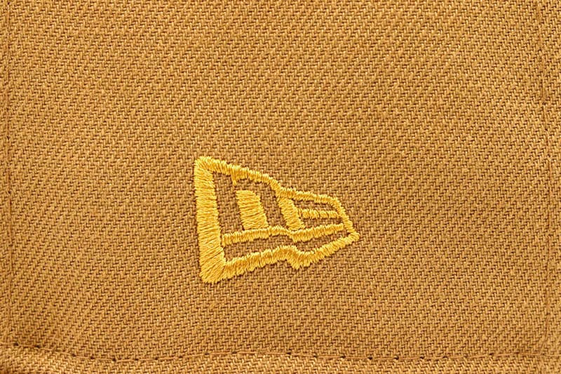 NEW ERA CHICAGO CUBS 59FIFTY FITTED CAP (WRIGLEY FIELD CUSTOM SIDE PATCH/SCARLET UNDER VISOR/MUSTARD)