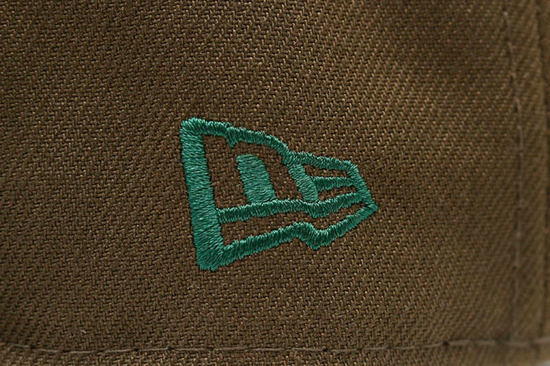 NEW ERA CHICAGO WHITE SOX 59FIFTY FITTED CAP (GREY UNDER VISOR/WALNUT&DARK GREEN)