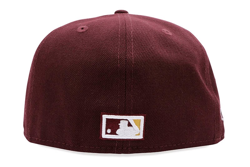 NEW ERA CHICAGO CUBS 59FIFTY FITTED CAP (WRIGLEY FIELD CUSTOM SIDE PATCH/A GOLD UNDER VISOR/MAROON)