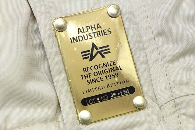 ALPHA MA-1 TIGER SOUVENIR FLIGHT JKT(VINTAGE WHITESANDMAUVE)