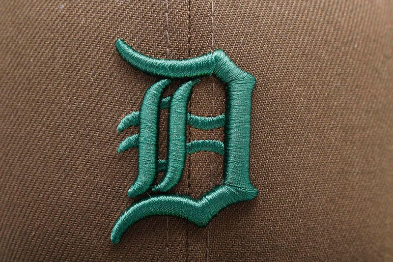 NEW ERA DETROIT TIGERS 59FIFTY FITTED CAP (GREY UNDER VISOR/WALNUT&DARK GREEN)