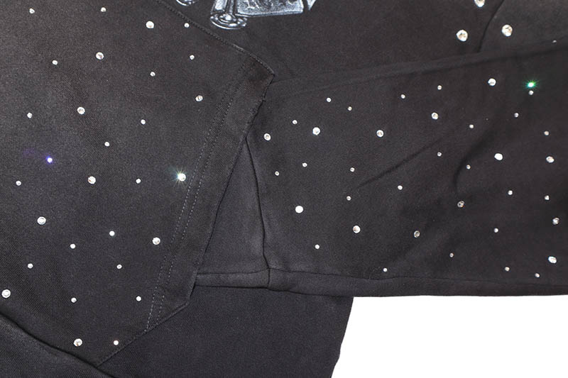 FIRST ROWFIRST ROW WASHED CROP RHINESTONE HOODIE (FRF2208:BLACK)