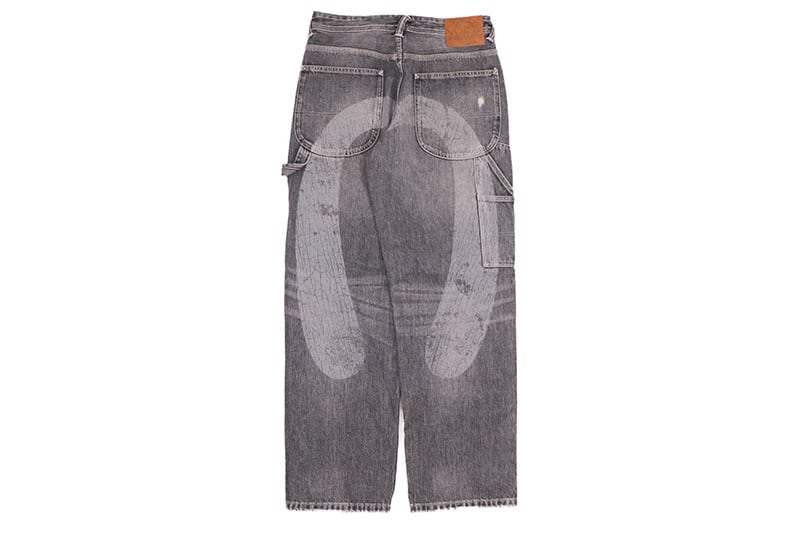 EVISU WASHED AND DISTRESSED DAICOCK PRINT RELAX FIT JEANS (2EAEJM5JE6109RXDN:GREY)