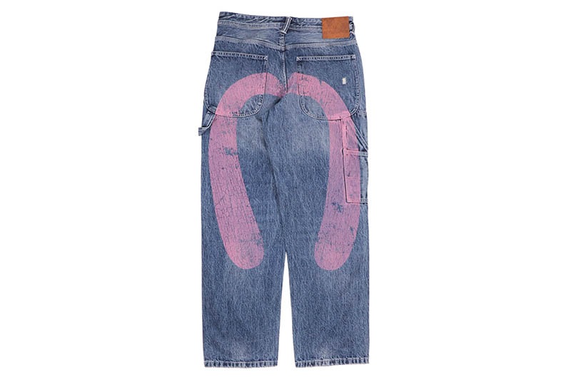 EVISU WASHED AND DISTRESSED DAICOCK PRINT RELAX FIT JEANS (2EAEJM5JE6109RXDN:INDIGO)