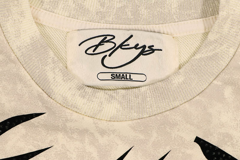 BKYS FALLEN SOLDIER WITH RHINESTONES CROPPED TOP TEE (T1331:WASHED OFF WHITE)