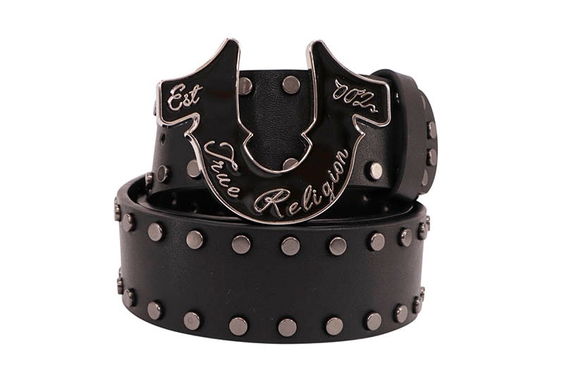 TRUE RELIGION STUDDED SCRIPT HORSESHOE BUCKLE BELT (TR3046:BLACK)