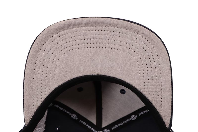 TWNTY TWO NUEVA YOL BAD BUNNY SNAPBACK CAP (BLACK)