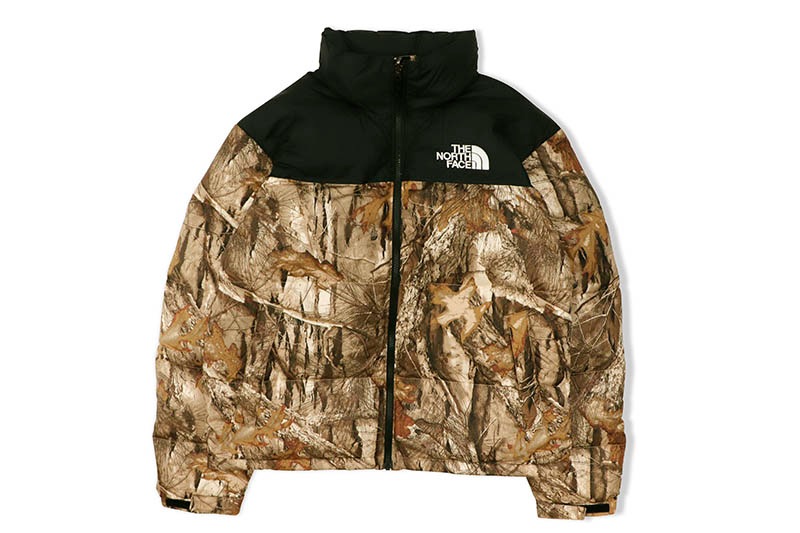 THE NORTH FACE 1996 RETRO NUPTSE JACKET (NF0A3C8D/047:KELP TAN FOREST FLOOR FLOOR PRINT)