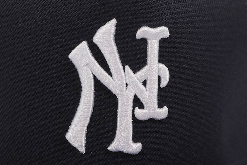 TWNTY TWO YANKMETS RF SNAPBACK CAP (NAVY)