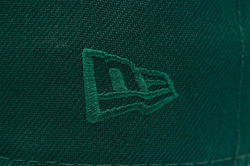 NEW ERA NEW YORK YANKEES 59FIFTY FITTED CAP (2000 SUBWAY SERIES SIDE PATCH/PINK UNDER VISOR/DARK GREEN)