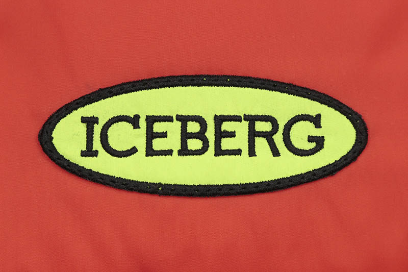 ICEBERG BADGE DOWN JACKET (RED/NAVY/GREEN)
