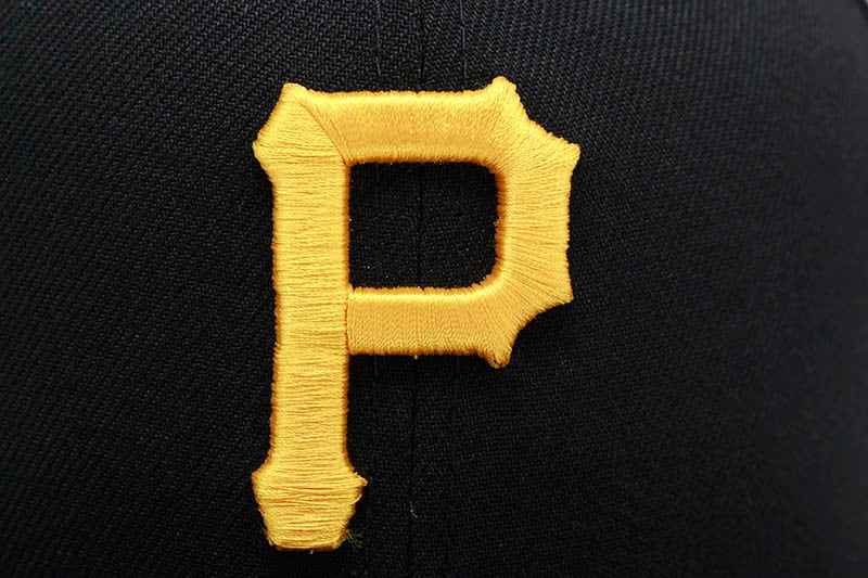 NEW ERA PITTSBURGH PIRATES 59FIFTY FITTED CAP (1971 WORLD SERIES SIDE PATCH/GREY UNDER VISOR/BLACK)