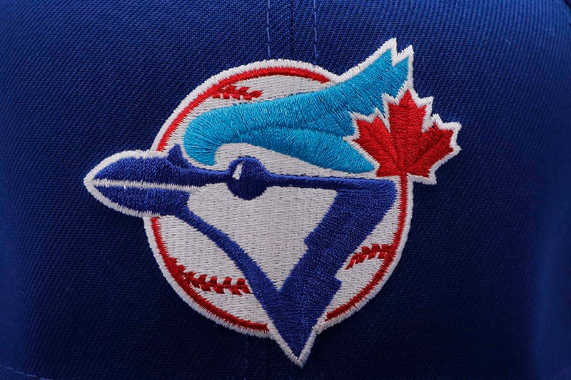 NEW ERA x HAT CLUB SILKY TORONTO BLUE JAYS 59FIFTY FITTED CAP (10TH ANNIVERSARY CUSTOM SIDE PATCH/GREY UNDER VISOR/ROYAL)