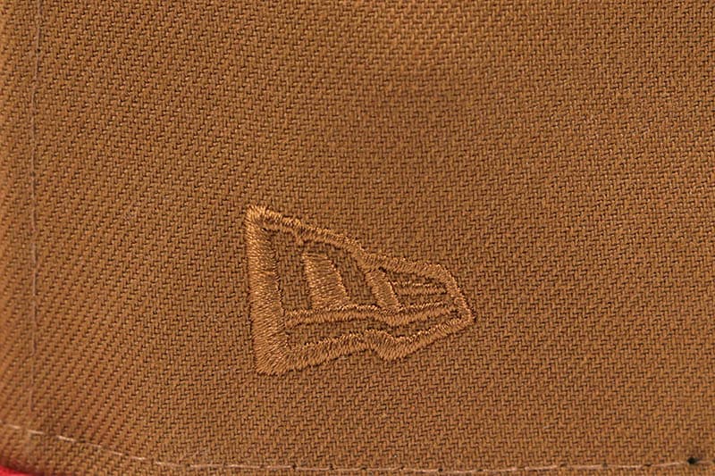 NEW ERA NEW YORK YANKEES 59FIFTY FITTED CAP (2000 SUBWAY SERIES CUSTOM SIDE PATCH/GREEN UNDER VISOR/PEANUT SCARLET)