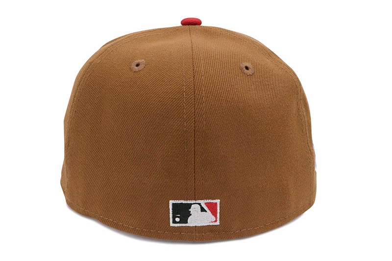 NEW ERA NEW YORK YANKEES 59FIFTY FITTED CAP (2000 SUBWAY SERIES CUSTOM SIDE PATCH/GREEN UNDER VISOR/PEANUT SCARLET)