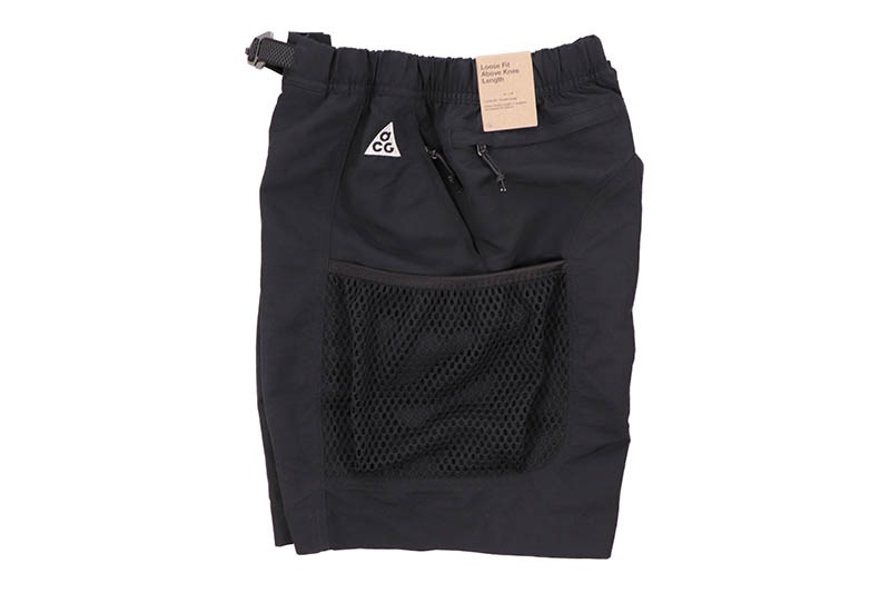 NIKE ACG LOOSE FIT ABOVE KNEE LENGTH NYLON CARGO SHORTS (DV9405