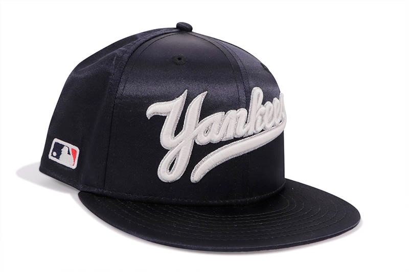 NEW ERA NEW YORK YANKEES 59FIFTY FITTED CAP (BATTERMAN LOGO SIDE PATCH/GREY UNDER VISOR/NAVY SATIN)