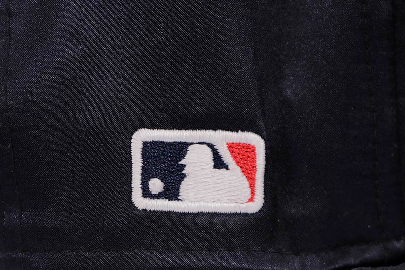 NEW ERA NEW YORK YANKEES 59FIFTY FITTED CAP (BATTERMAN LOGO SIDE PATCH/GREY UNDER VISOR/NAVY SATIN)