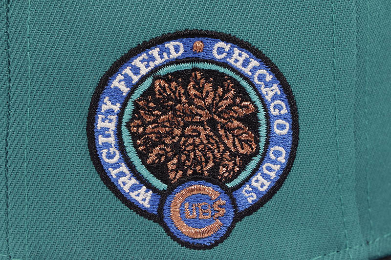 NEW ERA CHICAGO CUBS 59FIFTY FITTED CAP (WRIGLEY FIELD SIDE PATCH/GREY UNDER VISOR/AQUA BLACK)