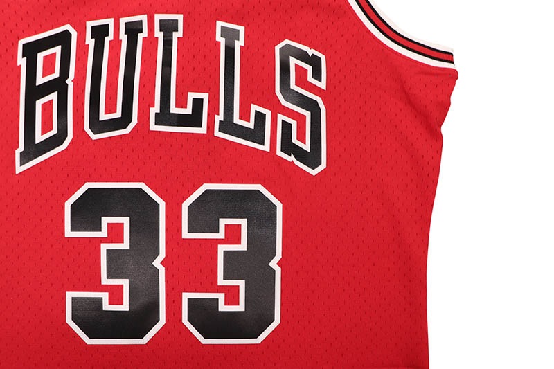 MITCHELL & NESS SWINGMAN JERSEY (CHICAGO BULLS/ROAD/SCOTTIE PIPPEN/#33/1997-98:SCARLET) SMJYGS18153-CBUSCAR97SPI