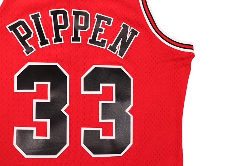 MITCHELL & NESS SWINGMAN JERSEY (CHICAGO BULLS/ROAD/SCOTTIE PIPPEN/#33/1997-98:SCARLET) SMJYGS18153-CBUSCAR97SPI
